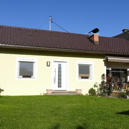 Ferienwohnung Stichauner ボーデンスドルフ 部屋 写真